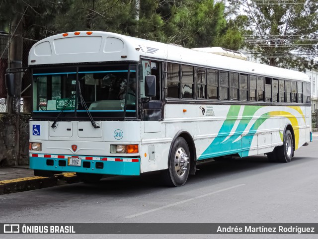 Higapi 20 na cidade de Cartago, Cartago, Costa Rica, por Andrés Martínez Rodríguez. Número da foto: #12276880.