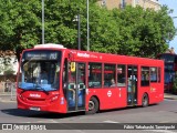Metroline DE1320 na cidade de London, Greater London, Inglaterra, por Fábio Takahashi Tanniguchi. Número da foto: #12276697.