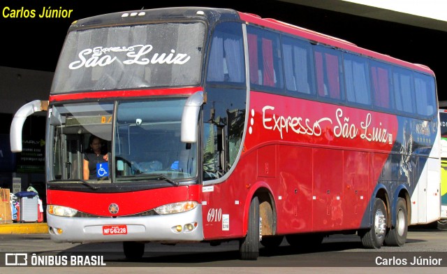 Expresso São Luiz 6910 na cidade de Goiânia, Goiás, Brasil, por Carlos Júnior. Número da foto: #12279007.