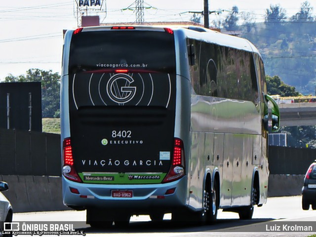 Viação Garcia 8402 na cidade de Aparecida, São Paulo, Brasil, por Luiz Krolman. Número da foto: #12282261.