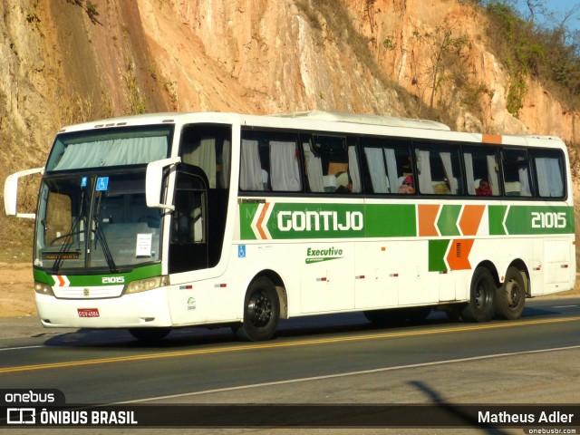Empresa Gontijo de Transportes 21015 na cidade de Sabará, Minas Gerais, Brasil, por Matheus Adler. Número da foto: #12281615.
