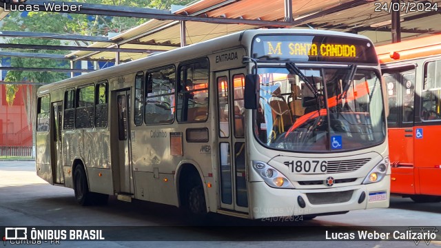 Viação Santo Ângelo 18076 na cidade de Curitiba, Paraná, Brasil, por Lucas Weber Calizario. Número da foto: #12284225.