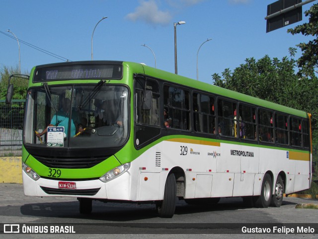 Empresa Metropolitana 329 na cidade de Recife, Pernambuco, Brasil, por Gustavo Felipe Melo. Número da foto: #12220266.