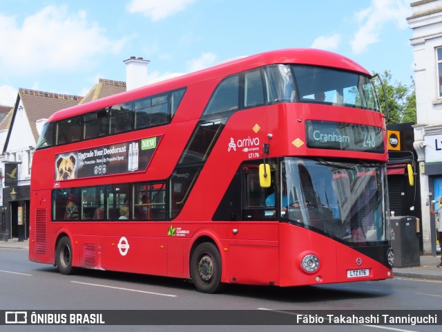 Arriva LT176 na cidade de Romford, Essex, Inglaterra, por Fábio Takahashi Tanniguchi. Número da foto: #12219820.