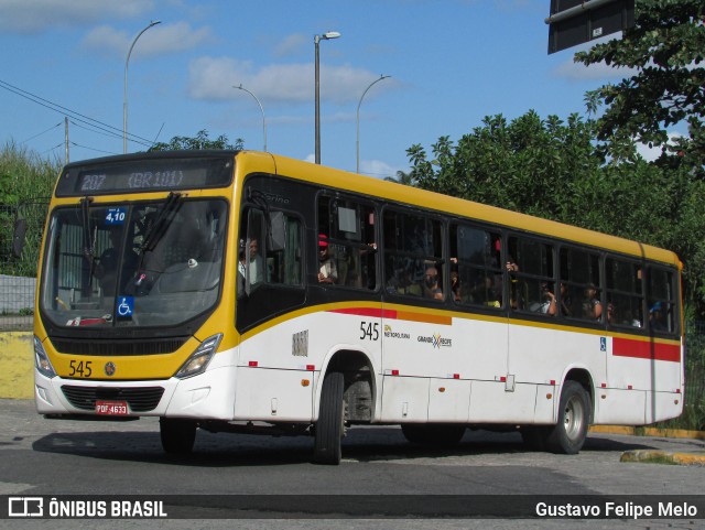 Empresa Metropolitana 545 na cidade de Recife, Pernambuco, Brasil, por Gustavo Felipe Melo. Número da foto: #12220276.