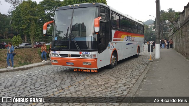 Lane Tour 366 na cidade de Petrópolis, Rio de Janeiro, Brasil, por Zé Ricardo Reis. Número da foto: #12289219.