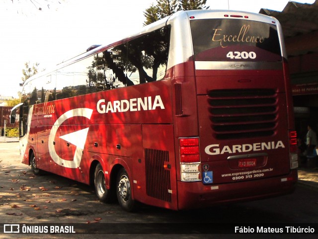 Expresso Gardenia 4200 na cidade de Três Corações, Minas Gerais, Brasil, por Fábio Mateus Tibúrcio. Número da foto: #12290943.