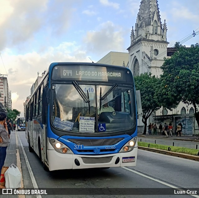 Transportadora Globo 371 na cidade de Recife, Pernambuco, Brasil, por Luan Cruz. Número da foto: #12291282.