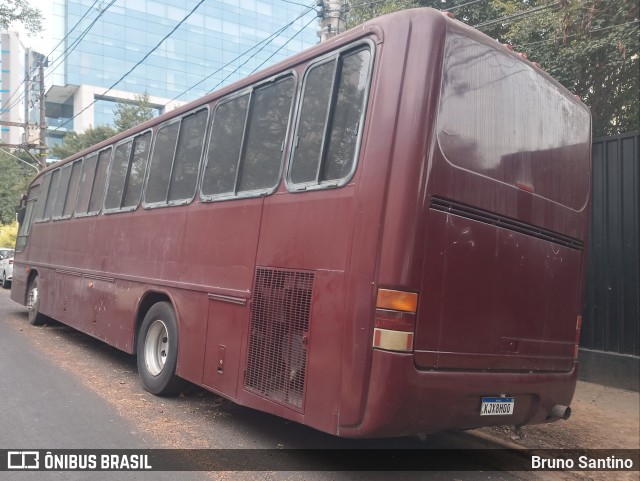 Ônibus Particulares  na cidade de São Paulo, São Paulo, Brasil, por Bruno Santino. Número da foto: #12222567.