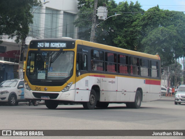 Empresa Metropolitana 266 na cidade de Recife, Pernambuco, Brasil, por Jonathan Silva. Número da foto: #12221384.