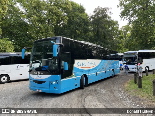Grisel Voyages 2911 na cidade de Senlis, Oise, Hauts-de-France, França, por Donald Hudson. Número da foto: #12222131.