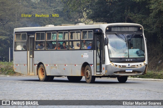 Ônibus Particulares 8127 na cidade de Manhuaçu, Minas Gerais, Brasil, por Eliziar Maciel Soares. Número da foto: #12223313.