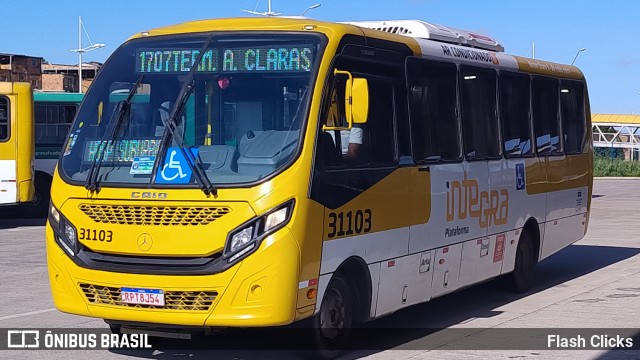Plataforma Transportes 31103 na cidade de Salvador, Bahia, Brasil, por Flash Clicks. Número da foto: #12221288.