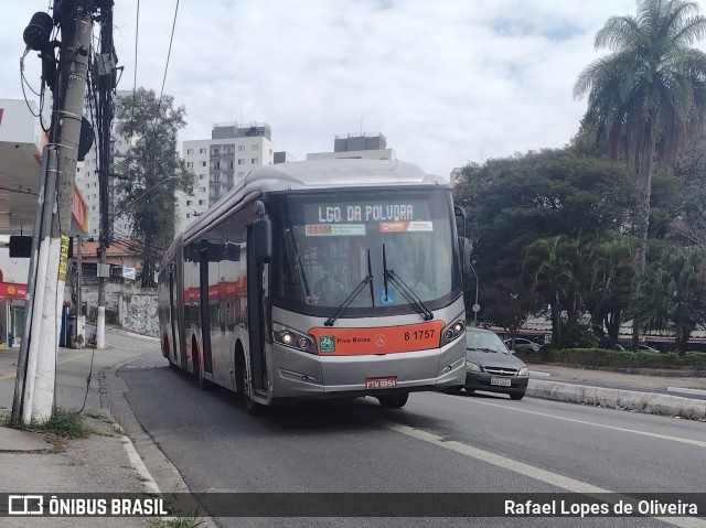 TRANSPPASS - Transporte de Passageiros 8 1757 na cidade de São Paulo, São Paulo, Brasil, por Rafael Lopes de Oliveira. Número da foto: #12224162.