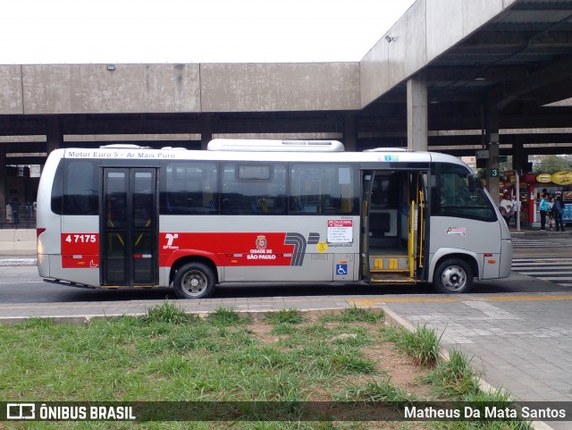 Pêssego Transportes 4 7175 na cidade de São Paulo, São Paulo, Brasil, por Matheus Da Mata Santos. Número da foto: #12225315.
