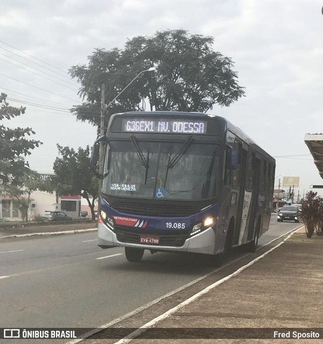 Transportes Capellini 19.085 na cidade de Nova Odessa, São Paulo, Brasil, por Fred Sposito. Número da foto: #12224294.
