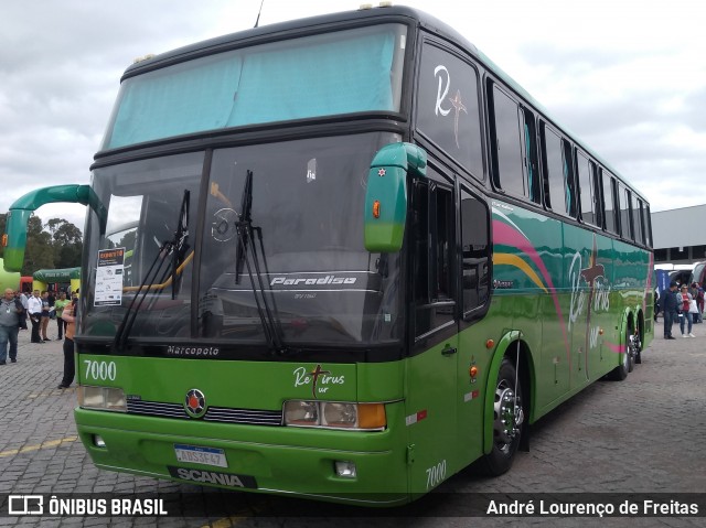 Retirus Tur Transporte e Turismo 7000 na cidade de Curitiba, Paraná, Brasil, por André Lourenço de Freitas. Número da foto: #12232143.