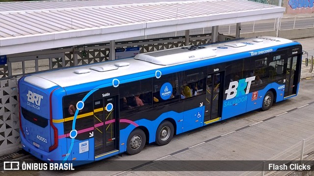 BRT Salvador 40051 na cidade de Salvador, Bahia, Brasil, por Flash Clicks. Número da foto: #12233223.
