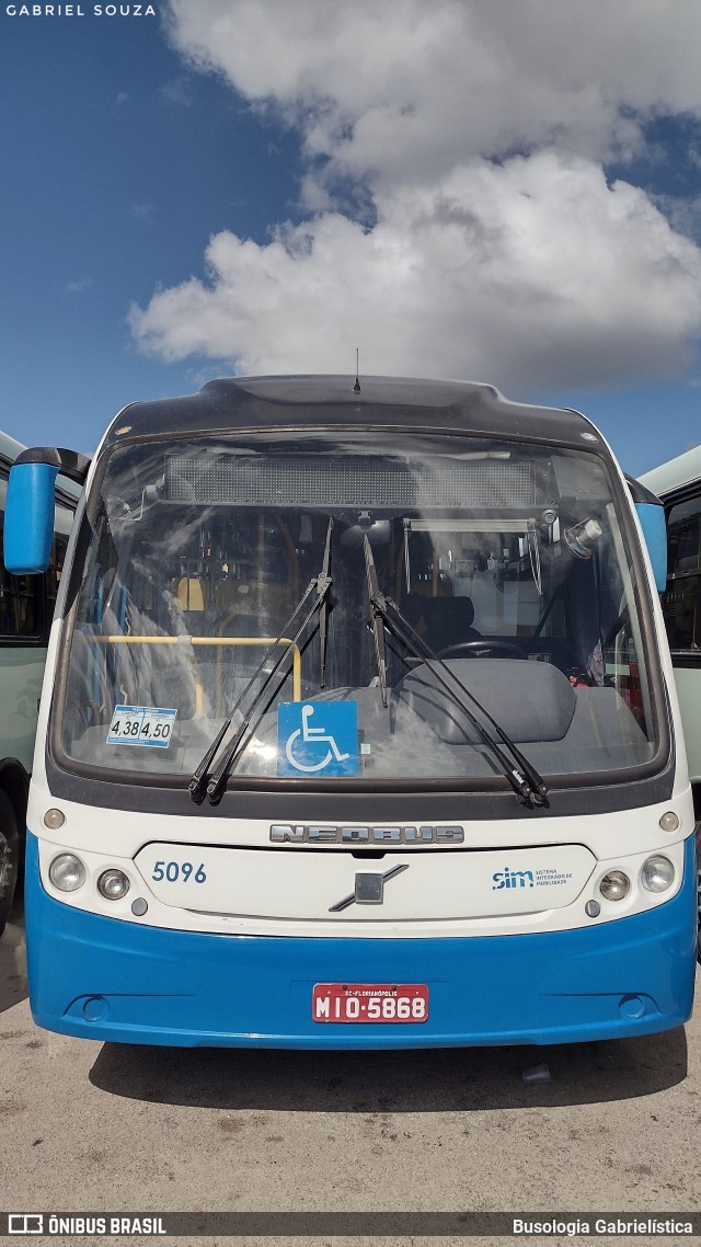 Insular Transportes Coletivos 5096 na cidade de Florianópolis, Santa Catarina, Brasil, por Busologia Gabrielística. Número da foto: #12233386.