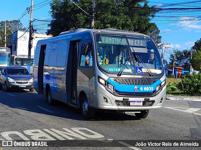Transwolff Transportes e Turismo 6 6935 na cidade de São Paulo, São Paulo, Brasil, por João Victor Reis de Almeida. Número da foto: #12234302.