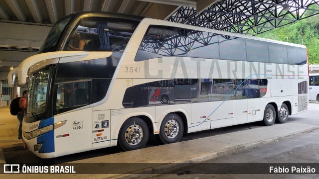 Auto Viação Catarinense 3541 na cidade de Santos, São Paulo, Brasil, por Fábio Paixão. Número da foto: #12321666.
