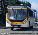 Empresa Metropolitana 806 na cidade de Recife, Pernambuco, Brasil, por José Ailton Neto. Número da foto: #:id.