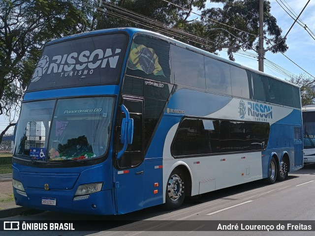 Risson Turismo 2011 na cidade de Porto Alegre, Rio Grande do Sul, Brasil, por André Lourenço de Freitas. Número da foto: #12325897.