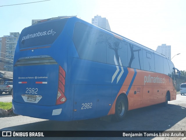 Pullman Bus 2982 na cidade de Estación Central, Santiago, Metropolitana de Santiago, Chile, por Benjamín Tomás Lazo Acuña. Número da foto: #12327545.