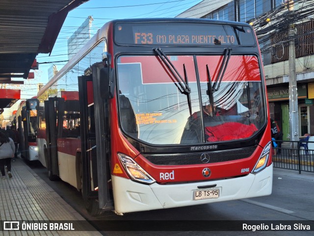Buses Omega 6046 na cidade de Puente Alto, Cordillera, Metropolitana de Santiago, Chile, por Rogelio Labra Silva. Número da foto: #12328324.