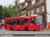 Metroline DEM1357 na cidade de Enfield, Greater London, Inglaterra, por Fábio Takahashi Tanniguchi. Número da foto: #12329597.