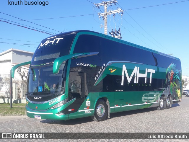 MHT Turismo 2220 na cidade de Rio Grande, Rio Grande do Sul, Brasil, por Luis Alfredo Knuth. Número da foto: #12330846.