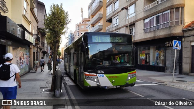 Vitrasa Vigo 6566 na cidade de Vigo, Pontevedra, Galicia, Espanha, por César de Oliveira. Número da foto: #12331819.