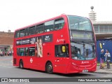 Arriva T244 na cidade de Enfield, Greater London, Inglaterra, por Fábio Takahashi Tanniguchi. Número da foto: #12331852.