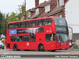 Arriva T209 na cidade de Enfield, Greater London, Inglaterra, por Fábio Takahashi Tanniguchi. Número da foto: #12331861.
