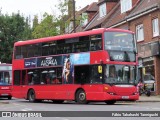 Uno - University Bus 1501 na cidade de Enfield, Greater London, Inglaterra, por Fábio Takahashi Tanniguchi. Número da foto: #12331866.