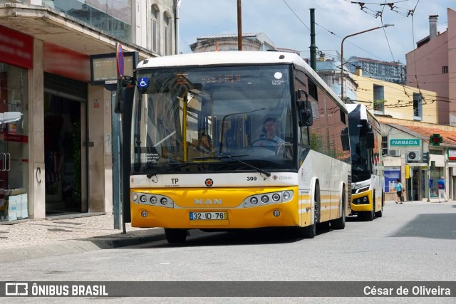 SMTUC - Serviços Municipalizados de Transportes Urbanos de Coimbra 309 na cidade de Coimbra, Coimbra, Portugal, por César de Oliveira. Número da foto: #12333555.
