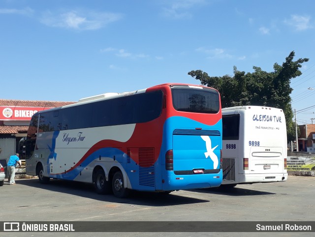 Gleyson Tur 7097 na cidade de Brasília de Minas, Minas Gerais, Brasil, por Samuel Robson. Número da foto: #12333638.