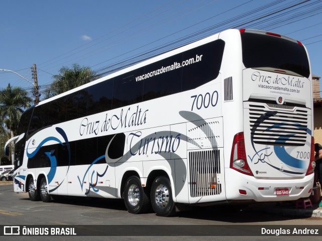 Viação Cruz de Malta Turismo 7000 na cidade de Trindade, Goiás, Brasil, por Douglas Andrez. Número da foto: #12334985.