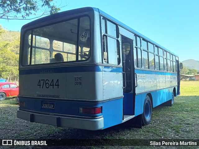 Ônibus Particulares 47644 na cidade de Petrópolis, Rio de Janeiro, Brasil, por Silas Pereira Martins. Número da foto: #12337105.