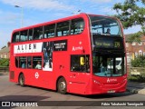Arriva T258 na cidade de Waltham Cross, Hertfordshire, Inglaterra, por Fábio Takahashi Tanniguchi. Número da foto: #12338522.
