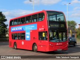 Arriva T252 na cidade de Waltham Cross, Hertfordshire, Inglaterra, por Fábio Takahashi Tanniguchi. Número da foto: #12338550.