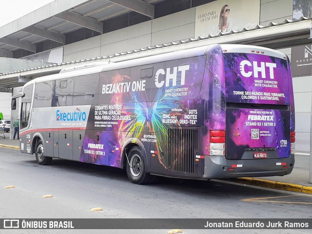 Transportes Executivo 1750 na cidade de Navegantes, Santa Catarina, Brasil, por Jonatan Eduardo Jurk Ramos. Número da foto: #12341451.