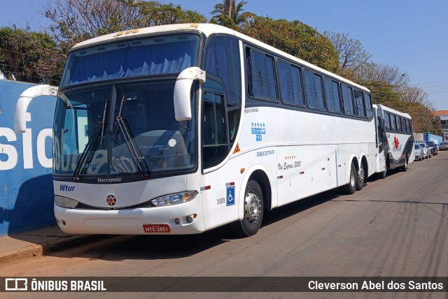 W Tur 2000 na cidade de Três Pontas, Minas Gerais, Brasil, por Cleverson Abel dos Santos. Número da foto: #12340879.