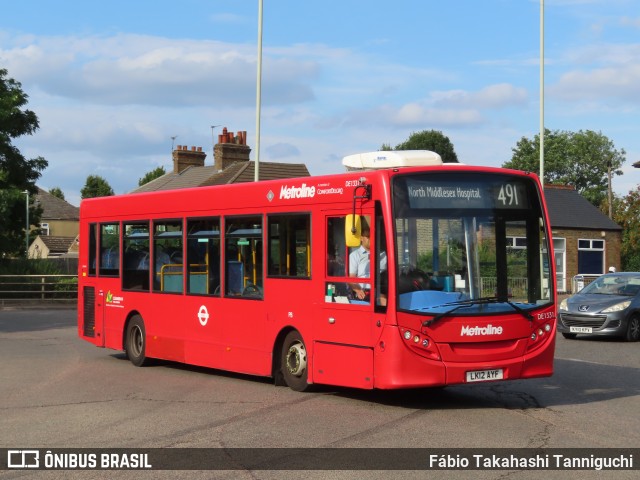 Metroline DE1331 na cidade de Waltham Cross, Hertfordshire, Inglaterra, por Fábio Takahashi Tanniguchi. Número da foto: #12341223.
