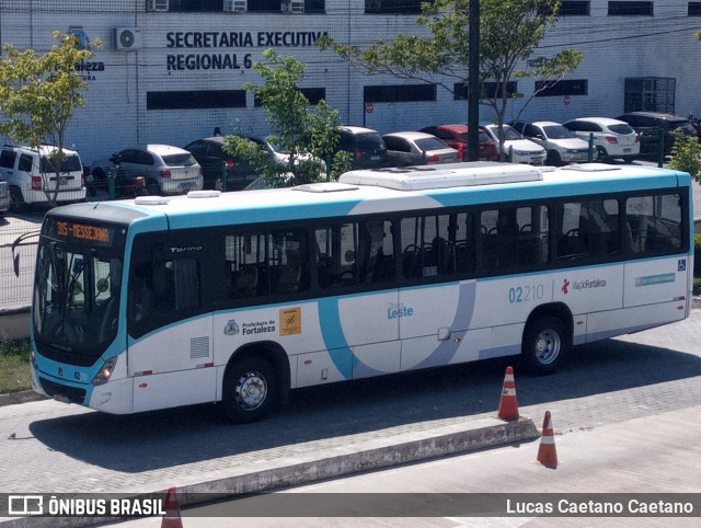 Viação Fortaleza 02210 na cidade de Fortaleza, Ceará, Brasil, por Lucas Caetano. Número da foto: #12342536.