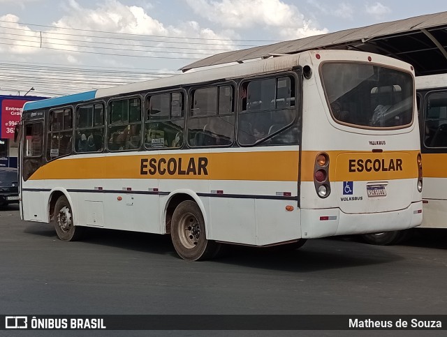 Escolares 1I60 na cidade de Luziânia, Goiás, Brasil, por Matheus de Souza. Número da foto: #12342314.