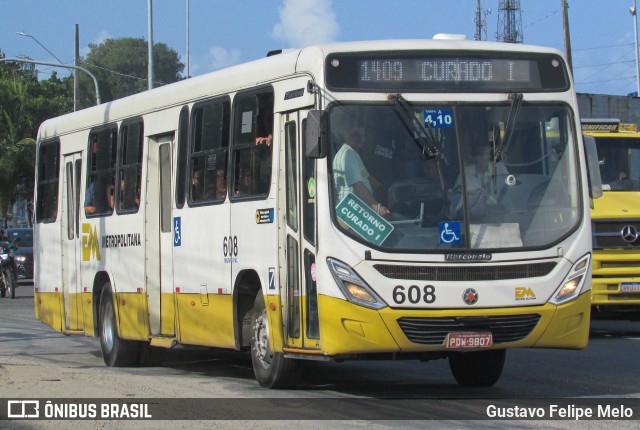 Empresa Metropolitana 608 na cidade de Jaboatão dos Guararapes, Pernambuco, Brasil, por Gustavo Felipe Melo. Número da foto: #12346716.