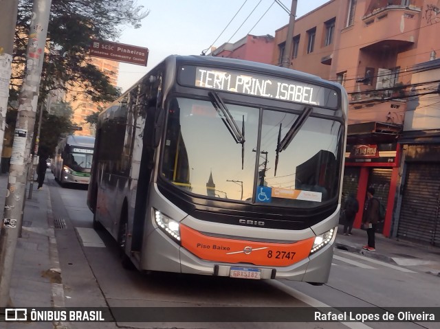 Viação Gato Preto 8 2747 na cidade de São Paulo, São Paulo, Brasil, por Rafael Lopes de Oliveira. Número da foto: #12345053.