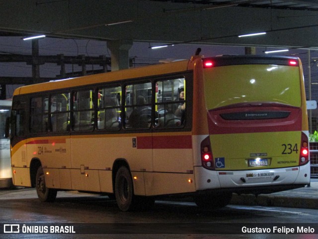Empresa Metropolitana 234 na cidade de Jaboatão dos Guararapes, Pernambuco, Brasil, por Gustavo Felipe Melo. Número da foto: #12346096.