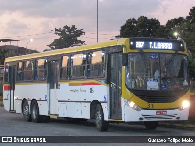 Empresa Metropolitana 318 na cidade de Recife, Pernambuco, Brasil, por Gustavo Felipe Melo. Número da foto: #12346100.